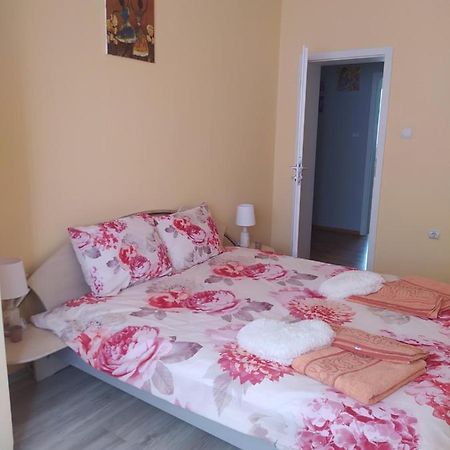 Raia Apartamento Stara Zagora Exterior foto